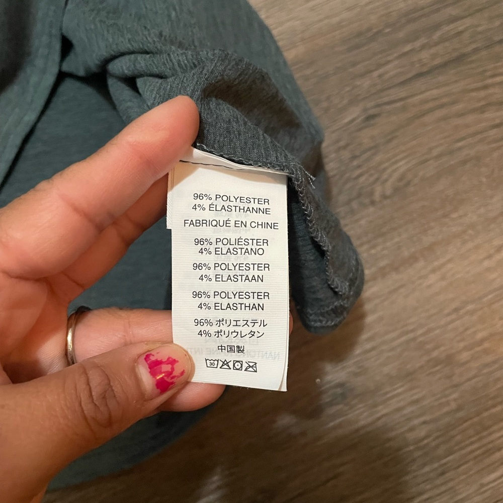Vuori Performance Tank Top - Picture 3 of 4